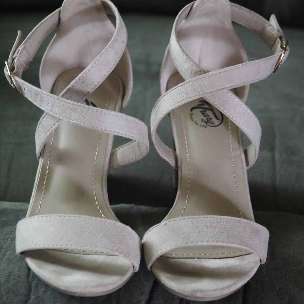 Block high heel dress shoes